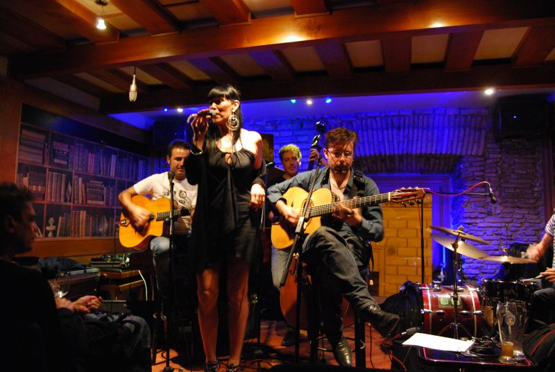 DARIO PINELLI & BINARIOSWING with Gilda Reghenzi - Live at Gregory's