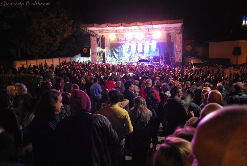 Crowd in Veruno